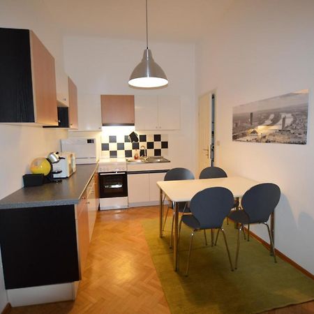 Apartment Penzing Vienna Esterno foto