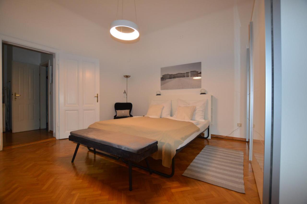 Apartment Penzing Vienna Esterno foto