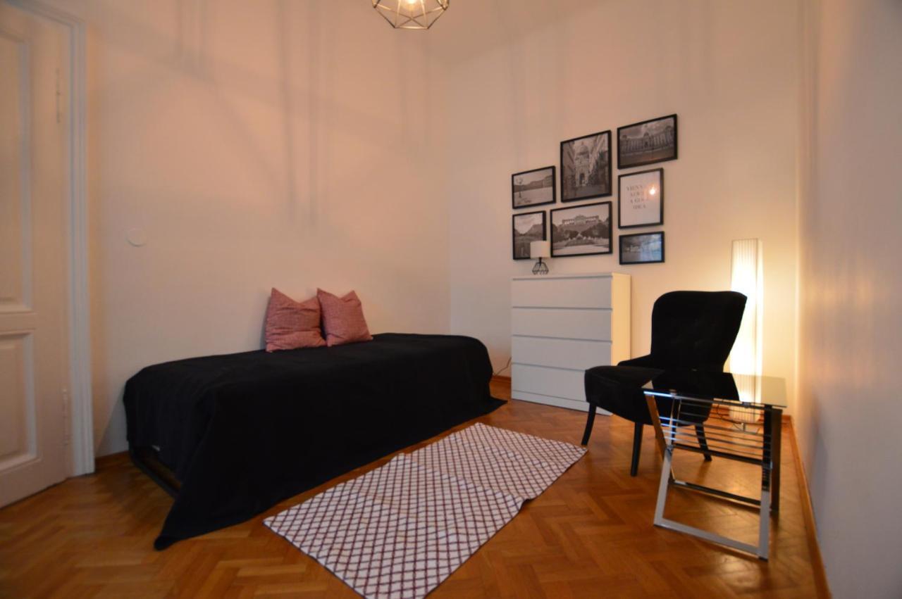 Apartment Penzing Vienna Esterno foto