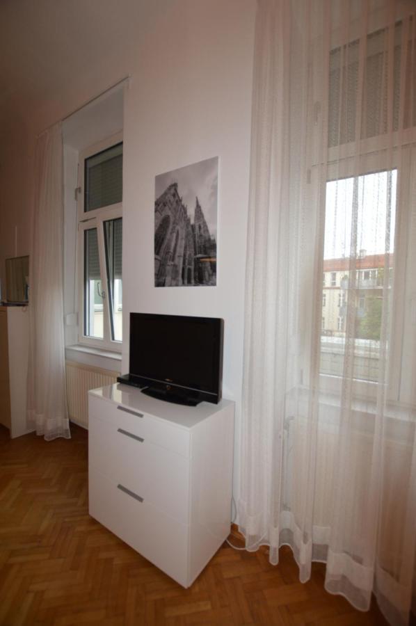 Apartment Penzing Vienna Esterno foto